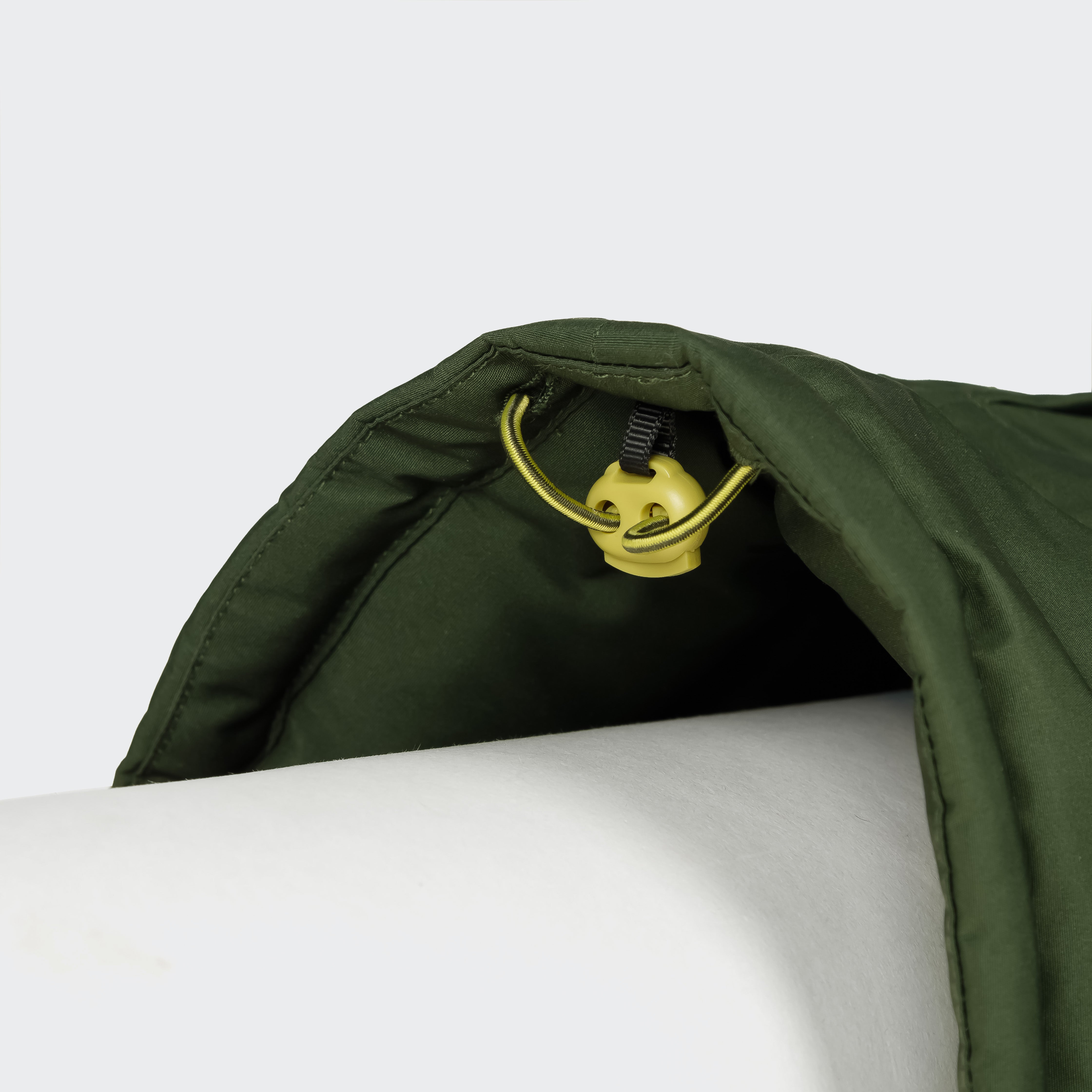 Hundemantel Everest Pro oliv von Cloud 7