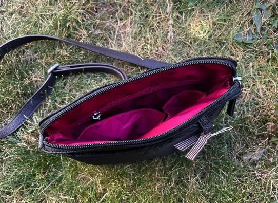 Gassitasche "Mini Hazel" von Wild Hazel